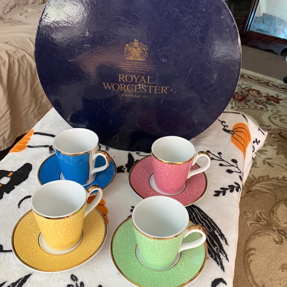 Royal Worcester Other - 👑Royal Worcester 2006 tea set ☕️